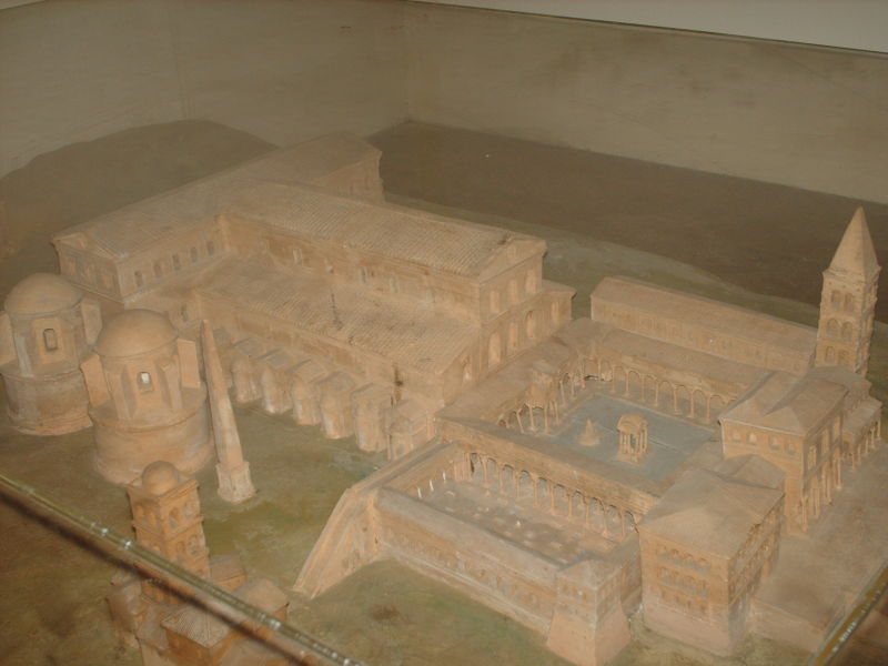 Scaled image Model_of_costantinean_basilica_of_saint_Peter_in_the_vatican.jpg 