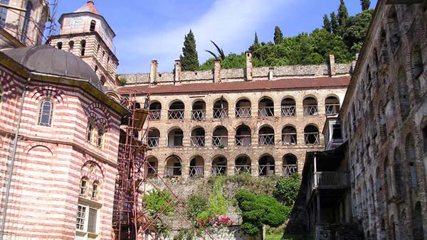Scaled image monastery-of-zograf-inside-court.jpg 